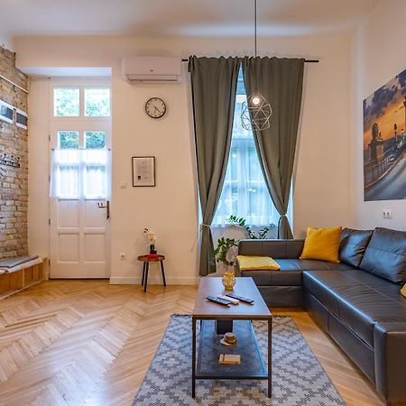 Rumbastic New Apartment - Best Location With Ac Budapest Exterior photo